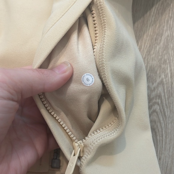 Lululemon Hooded Define Jacket *Nulu Prosecco Sz 6 - Picture 10 of 10